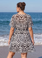 Plus Size Black White Ikat Geometric Print V Neck Short Sleeves Women Swim Cover Up Dress