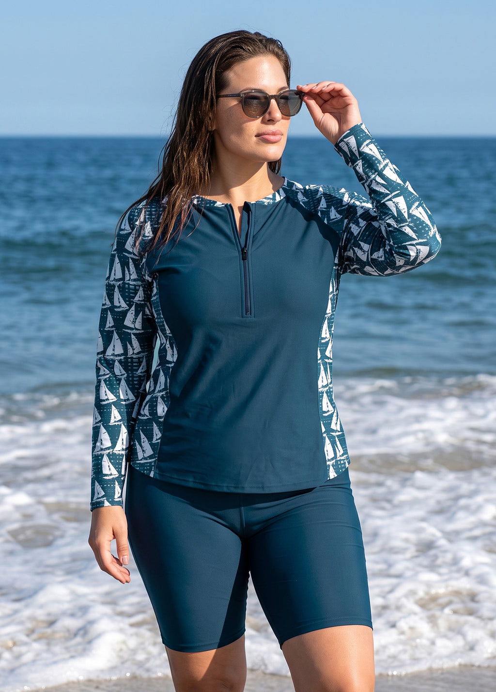Curvy Teal Sailboat Print Scoop Neck UPF50+ Long Sleeves Modest Zipper Swimsuit Tankini Top